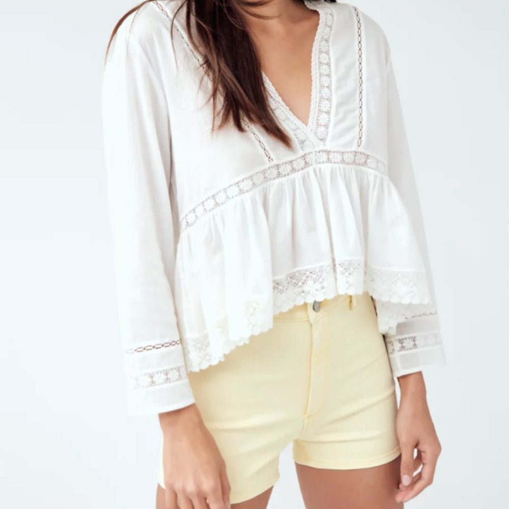 NEW H&M Denim Shorts Classic Stretch Cuffed Stretch Light Yellow SZ 12 - Picture 3 of 11